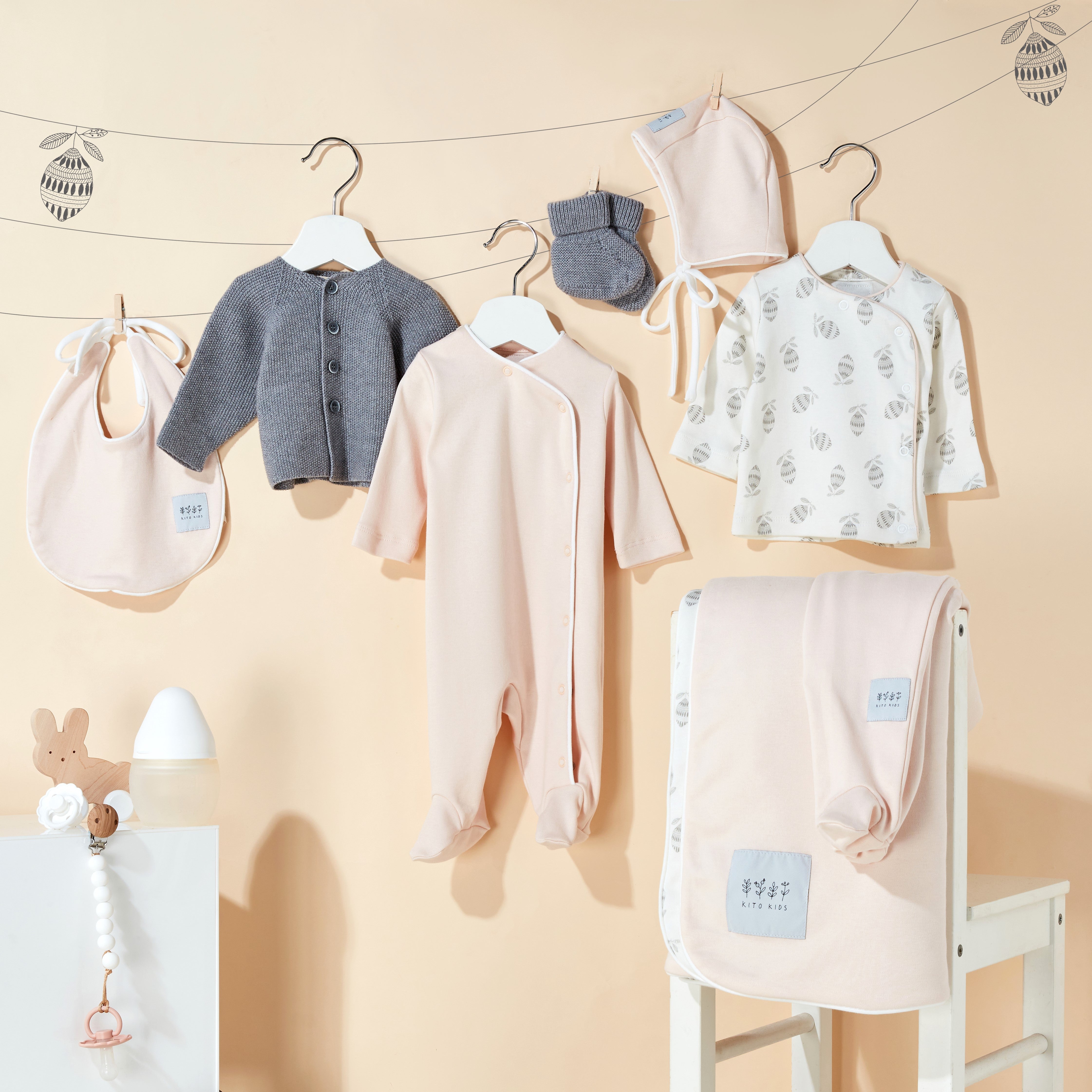 Idées Cadeaux de Noël 2025 pour Bébé : Le Guide Complet
