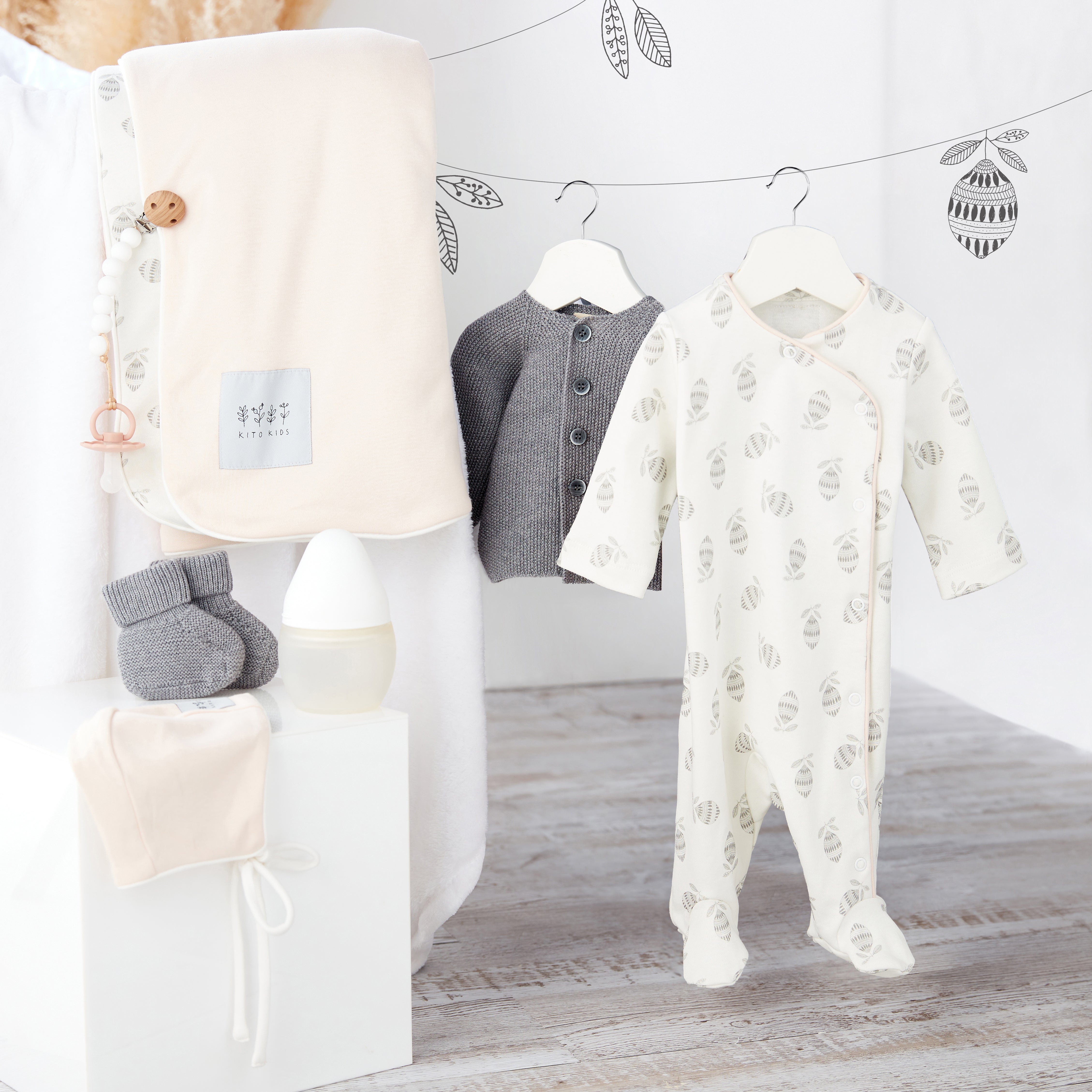 Geburtsset aus weicher Merinowolle - Rosa bedruckt