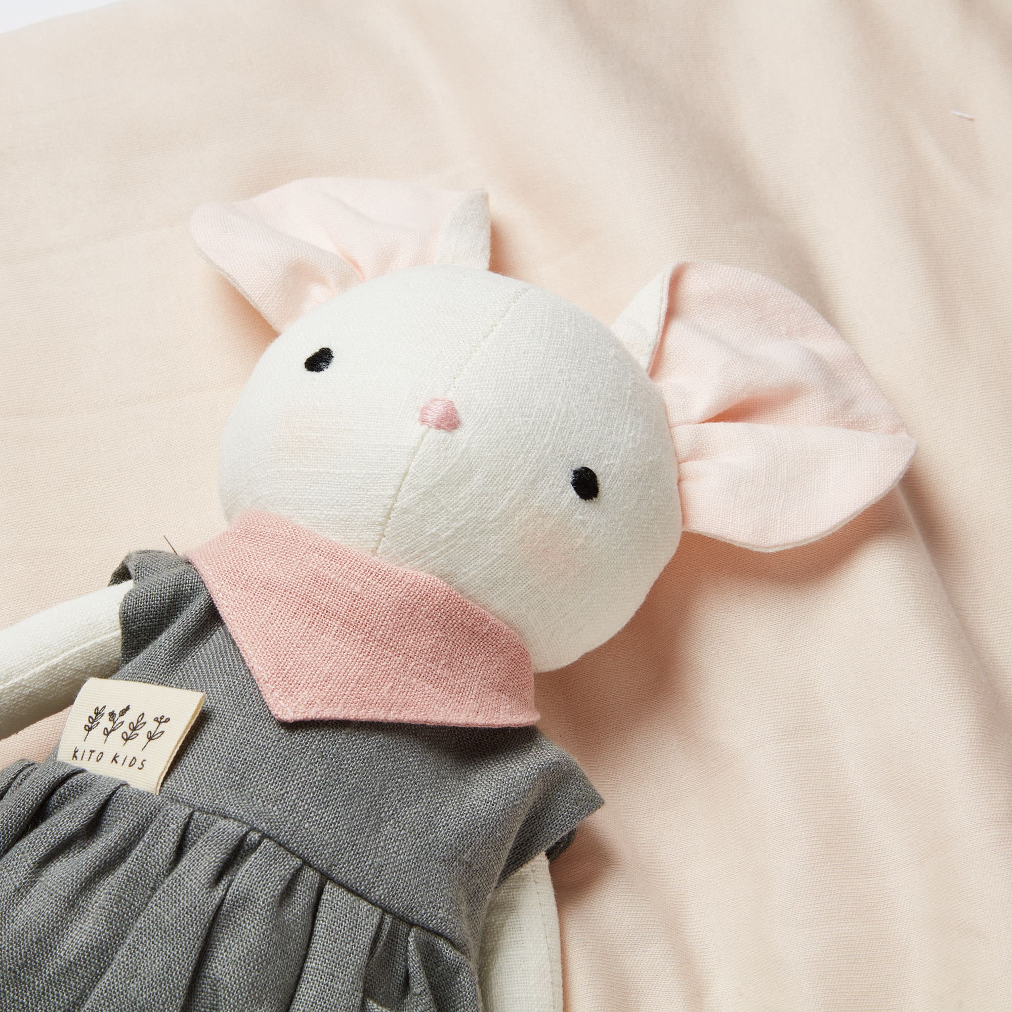 Peluche naissance souris personnalisable, lin blanc, foulard rose