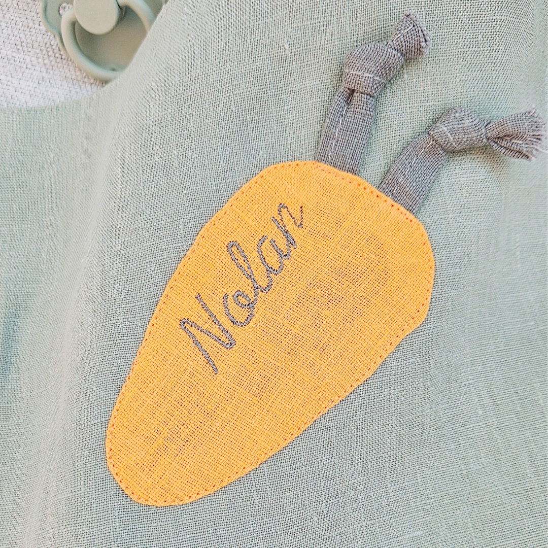 Fabric pacifier holder Carrot
