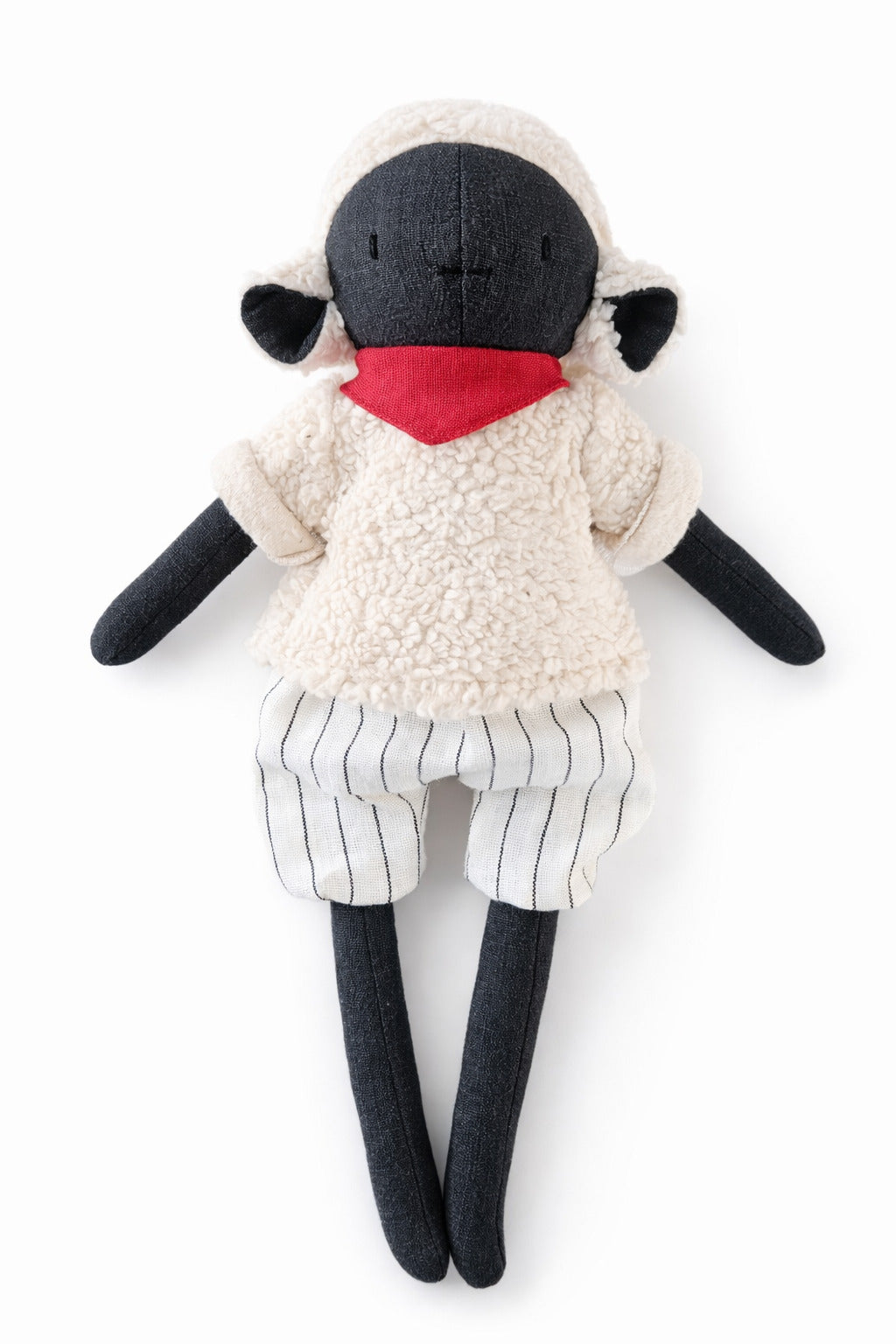 Un adorable doudou mouton avec nez noir en lin naturel, un véritable cocon de confort et de tendresse pour accompagner votre tout-petit dès la naissance.